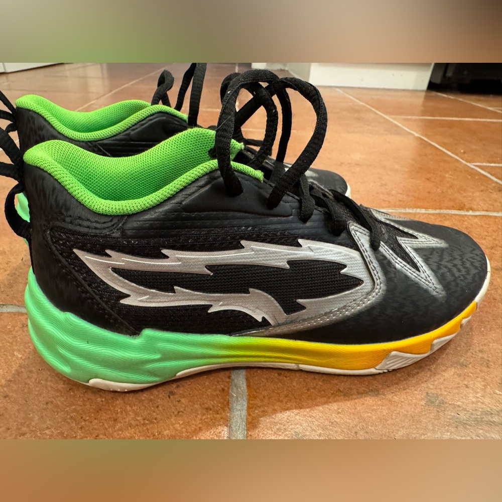 Puma Kids Black Green Yellow Accent Sneakers . Like New!